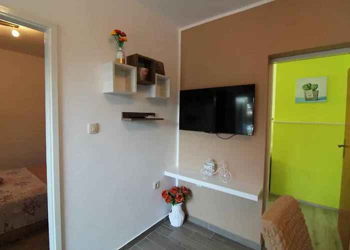 Semesterbostad Kuca Za Odmor Modra Oaza