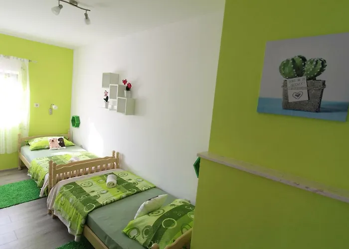 Semesterbostad Kuca Za Odmor Modra Oaza